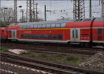 D-DB 50 80 36-81 021-8 DABpza im DB-Dostozug mit 146 112.