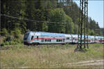IC2 4906 wird von 147 591 Richtung Singen gebracht, während der Gegenzug bereits der zweite konsekutive Ausfall Richtung Stuttgart war.