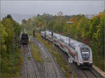 01 180 umf�hrt ihren Zug in Spaichingen, muss aber noch einen G�ubahn-IC abwarten. Oktober 2026.