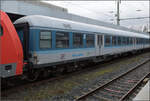 Blauer Silberling D-GfF 50 80 22-35 706-7 Bnrz im Sandwich zwischen 185 391 und 185 394.