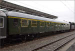 Der Leichtschnellzugwagen A4ymg 20 003 Stuttgart im Dampfzug nach Villingen. Rottweil, Oktober 2026.