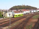 Ein VT der OberpfalzBahn rollt in Schwandorf ein.