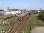 Ein S-Bahn verlsst Schkeuditz nach Halle.