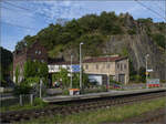 Am Bahnhof, der heute ein Haltepunkt ist, in St. Goarshausen. Juli 2024.