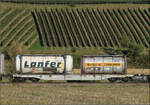 Der Wagen 33 85 4578 283-5 TEN CH-HUPAC Sgmnss im Zugverband mit Re 482 030.
