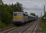 140 797 von der NeSA mit dem SVG-Radexpress Bodensee II bei Bhringen.