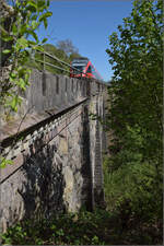 Ade Dieselloch am badischen Triumphbogen.

644 036 auf der Steinabrücke zwischen Tiengen und Lauchringen. April 2026.