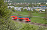 Die Dostogarnitur mit 245 006 bei Dogern. April 2026.