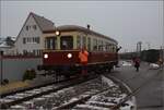 Weihnachtsfahrt des Kanderli.

Rangierfahrt des VT 3 der Kandertalbahn auf die andere Seite des Museumszuges. Haltingen, Dezember 2022.