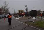 Weihnachtsfahrt des Kanderli.

Rangierfahrt des VT 3 der Kandertalbahn auf die andere Seite des Museumszuges. Haltingen, Dezember 2022.