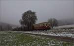 Weihnachtsfahrt des Kanderli.

VT 3 der Kandertalbahn mit dem Museumszug bei Hammerstein. Dezember 2022.
