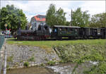 Kandertalbahn im Frhjahr.

Nebeneisenbahn-Museumszug mit Lok 30 in Hammerstein an der namensgebenden Kander. Mai 2024.
