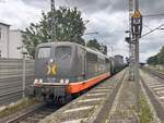 BR 151 057-7 (162.004) HectorRail mit Kesselzug durch HH-Bergedorf -> Bchen.
