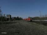 612 595 und 612 154 ziehen in Wiesau/Oberpfalz am Basaltwerk vorbei mit dem RE 3695 Regensburg vorbei.24.04.10