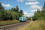 223 066 mit dem RE2 ALX7985 Hof - München bei Schönfeld.