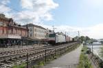 186 103 mit einem Containerzug in Rüdesheim.