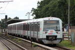 BR 474 051 + 474 048 (Beide Digitale S-Bahn Hamburg) als (S2 Altona -> Aum�hle) bei der Ausfahrt HH-Bergedorf. 9.Juli 2025