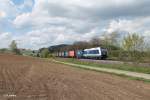 223 144 mit dem Containerzug Hamburg - Wiesau bei Lengenfeld.