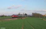 232 673 und 132 109 ziehen bei Unterthölau den leeren Kesselzug in Richtung Hof.