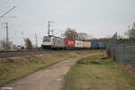 186 385-1 mit einem Containerzug in der Treuchtlinger Kurve in Nürnberg Hohe Marter.