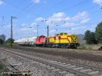 111 + 362 849-2 erreichen Regensburg Ost mit ein Zementzug aus dem Hafen.