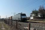 ES 64 F4 285 mit Containerzug bei Oestrich - Winkel.