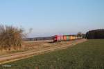 270082 mit dem Containerzug Wiesau - Hamburg bei Oberteich.