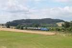 Zwei  Vogtland Zwerge  oder auch  Schlümpfe  ziehen einen Kesselzug bei Lengenfeld in Richtung Weiden in der Oberpfalz zum Tanklager Hauer.