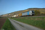 6193 803 zieht mit einem Wechselpritschenzug Mars Logistiks bei Thüngersheim in Richtung Süden.