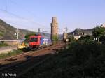 482 042-9 verlsst Oberwesel mit ein Containerzug richtung Koblenz.