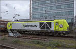248 037 von Captrain bringt einige Blechrollen nordw�rts.