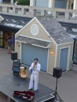 (152'858) - Ein  Elvis Presley  singt am 15.