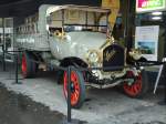 (143'674) - Schtzengarten, St. Gallen - Nr. 4 - Saurer am 20. April 2013 beim Bahnhof St. Gallen