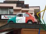 (128'708) - Fiat 500 als Werbung fr eine Pizzeria am 13.