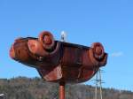 (167'433) - Ein Kreisel mit einem VW-Kfer als Brunnen am 19.