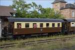 Im Elssser Ried mit der CFTR.

Der Wagen 39948 wurde von Talbot im Jahr 1922 als 4.-Klasse Durchgangswagen der Gattung Di-21 in Holzbauart an die deutsche Reichsbahn geliefert, spter ohne Umbau viertklassig zu drittklassigen Preisen als  Cid-21 eingesetzt. Die Bezeichnung wechselte von 5133 Trier zu 52 537 Ludwigshafen und ab 1930 zu 80 338 Ludwigshafen. In sterreich verblieben nach dem 2. Weltkrieg, erhielt er von den BB die Nummer 37394. Im Jahr 1955 oder 1956 wurde der Wagen zu einem Spantenwagen im  Donnerbchsen -Design umgebaut und erhielt zunchst die Nummer 37364 Bi, um 1956 seine endgltige Nummer 39948 zu erhalten. 1983 wurde der Wagen ausgemustert und kam zur CFTR, wo er heute im Museumszug, geschmckt mit dem Wappen von Baltzenheim, seinen Dienst versieht. Volgelsheim, September 2024.