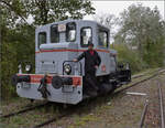 Im Elsässer Ried mit der CFTR.

Y 2402 bringt sich in Position hinter dem Museumszug in Sans-Souci. Artzenheim, September 2024.