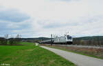 185 580-8 + 185 579-0 mit einem Kesselzug in Richtung Regensburg bei Plling.