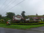 (211'387) - Hotel-Restaurant Los Hroes mit Bahnhof am 16.