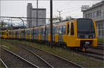 A swanky new fleet of trains für die Geburtsstätte der Eisenbahn.

555 010 der Tyne & Wear Metro in Arbon. April 2024.