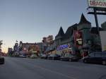 (152'903) - Im Vergngungsviertel von Clifton Hill am 15.