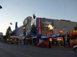 (152'905) - Im Vergngungsviertel von Clifton Hill am 15.