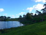 (190'988) - Hobbiton-Landschaft mit See am 22.