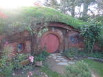 (190'995) - Hobbiton-Haus am 22. April 2018 bei Hinuera