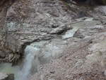 (191'147) - Kleiner Wasserfall im Wai-O-Tapu Thermal Wonderland am 23.