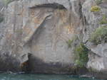 (191'263) - Der Maori-Felsen im Lake Taupo am 24.