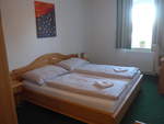 (196'992) - Das Hotelzimmer am 12.