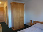 (196'993) - Das Hotelzimmer am 12.
