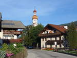(196'843) - Kirche und Huser am 11.