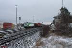 193 814 und 270080 und der Wiesau Containerzug in Wiesau.